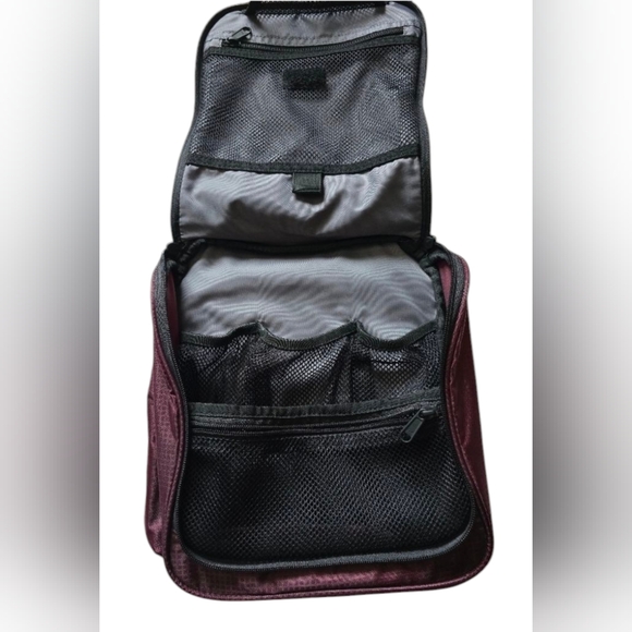 # 407 Eddie Bauer Travel Toiletry Luggage Bag - Picture 4 of 4